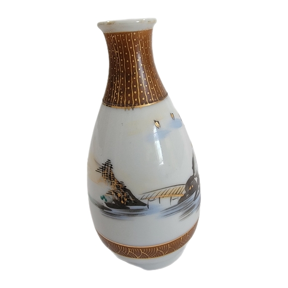 Vintage Japanese Kutani  River & House, Tokkuri or Sake Bottle, 5 3/4" - Picture 4 of 7